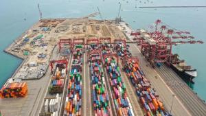 秘鲁经济和财政部长：“示威游行产生的冲突将造成经济损失”