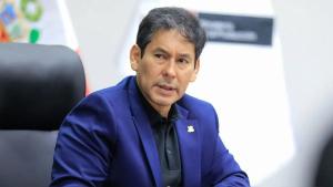 秘鲁国会议员(Vladimir Cerrón) 表示，“Los dinámicos del centro”案件只是自由秘鲁党敌人想像和发明的