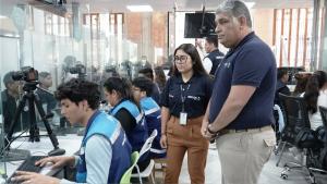 秘鲁内政部长：将调查省长涉嫌参与由总统(Dina Boluarte) 的兄弟发起的政党的指控