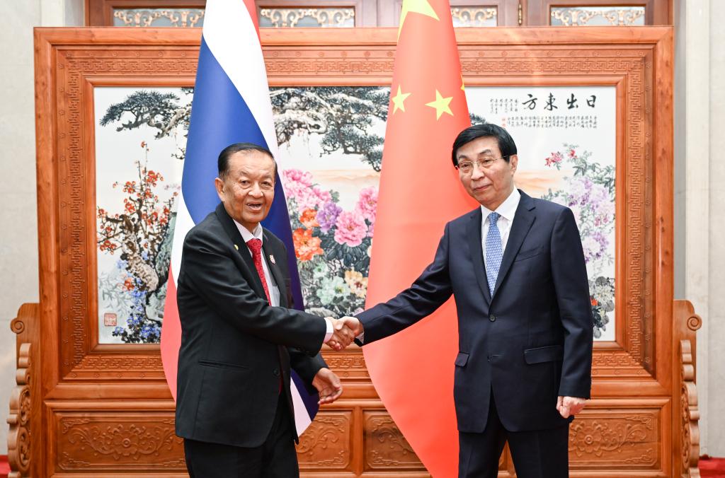 Máximo asesor político de China se reúne con presidente de Asamblea Nacional de Tailandia【秘鲁新世界日報】
