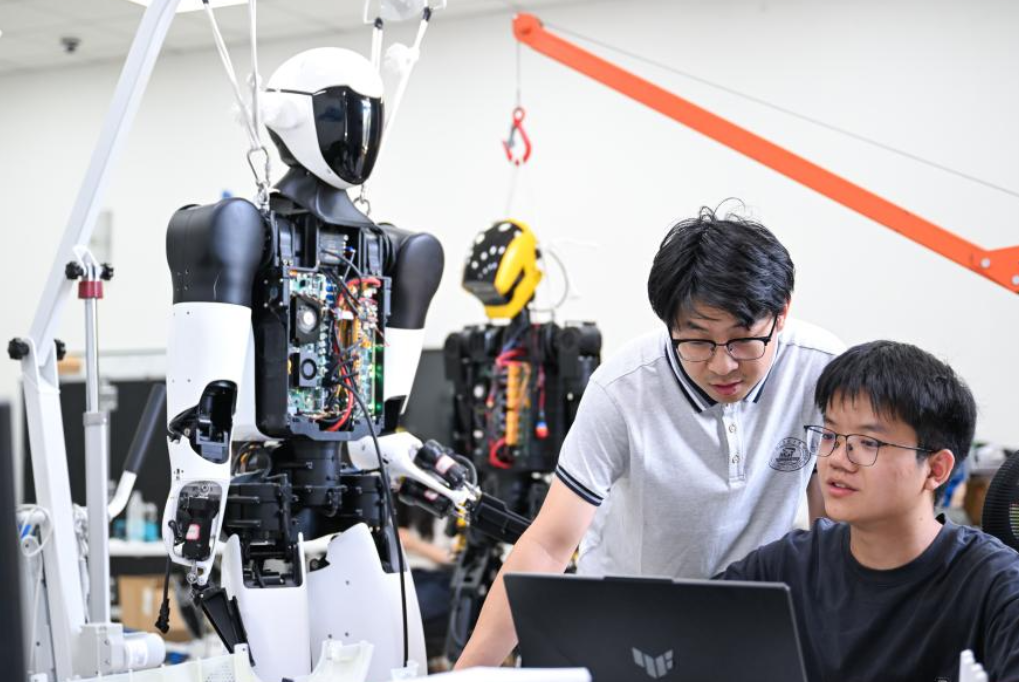 Ciudades chinas establecen planes de estudios de IA en las escuelas【秘鲁新世界日報】