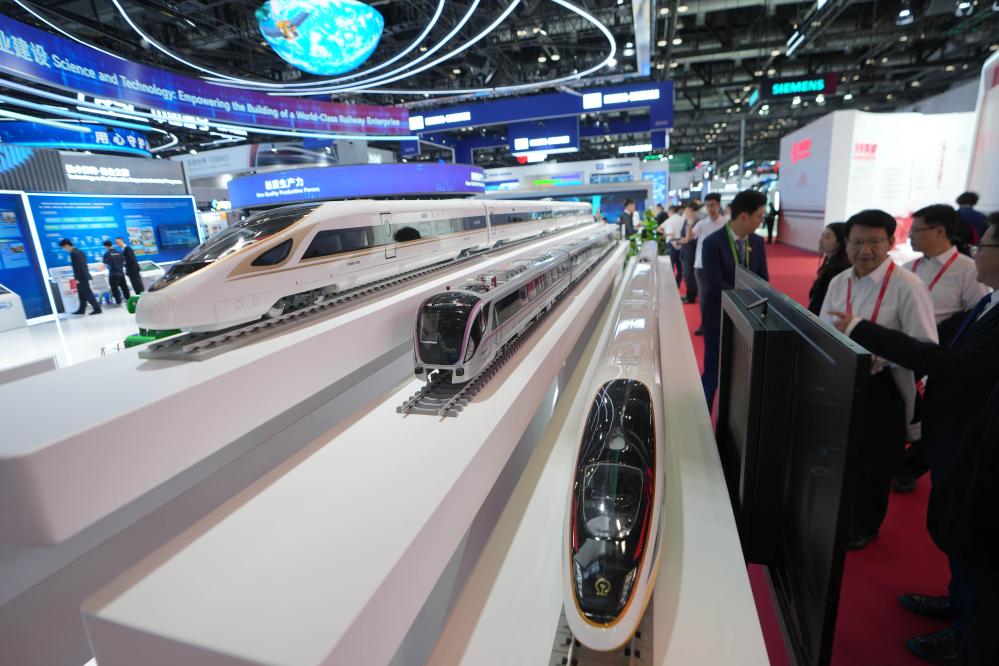 Crecimiento económico de China con previsión de superar 35 billones de yuanes entre 2021 y 2025, afirma funcionario de máximo planificador económico chino【秘鲁新世界日報】