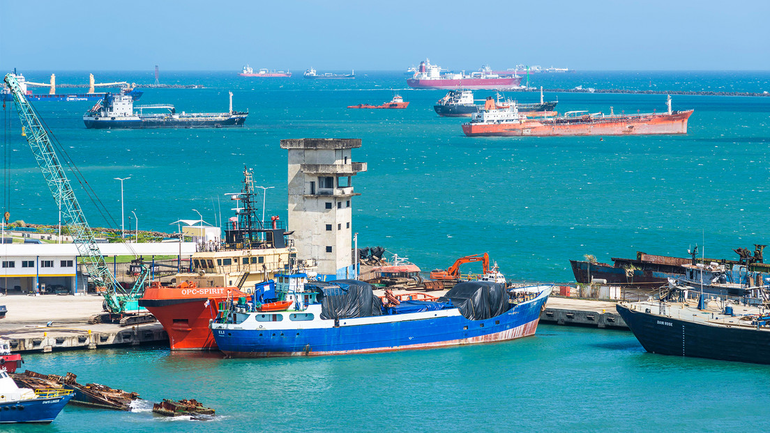 China podría ganar espacio en el canal de Panamá tras fracaso de acuerdo de venta de puertos【秘鲁新世界日報】