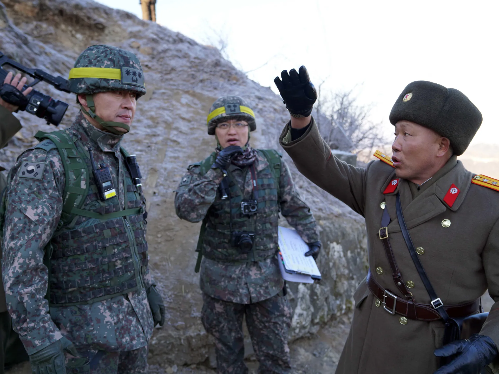 韩国军方说对朝鲜侵犯军事分界线进行警告射击【秘鲁新世界日報】