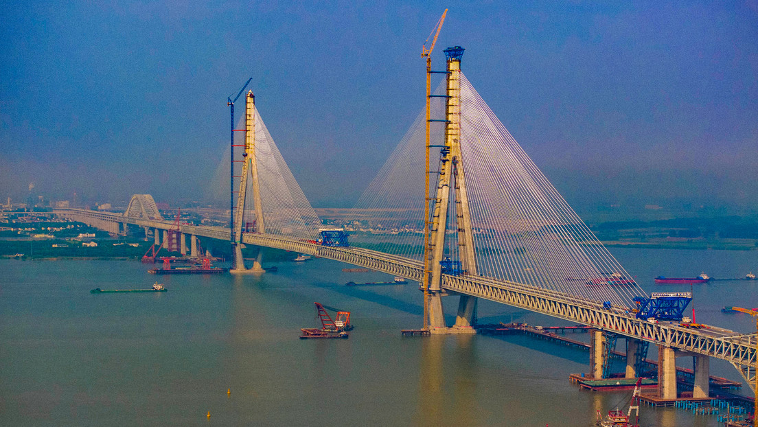 China inaugura el puente atirantado más largo del mundo【秘鲁新世界日報】