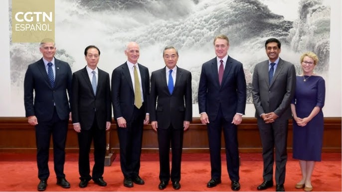 Canciller chino se reúne con delegación de Congreso de EEUU【秘鲁新世界日報】