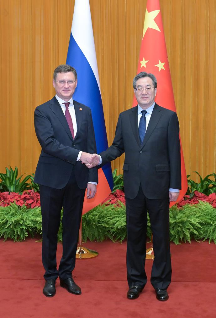 China y Rusia se comprometen a realizar esfuerzos conjuntos para elevar cooperación energética【秘鲁新世界日報】