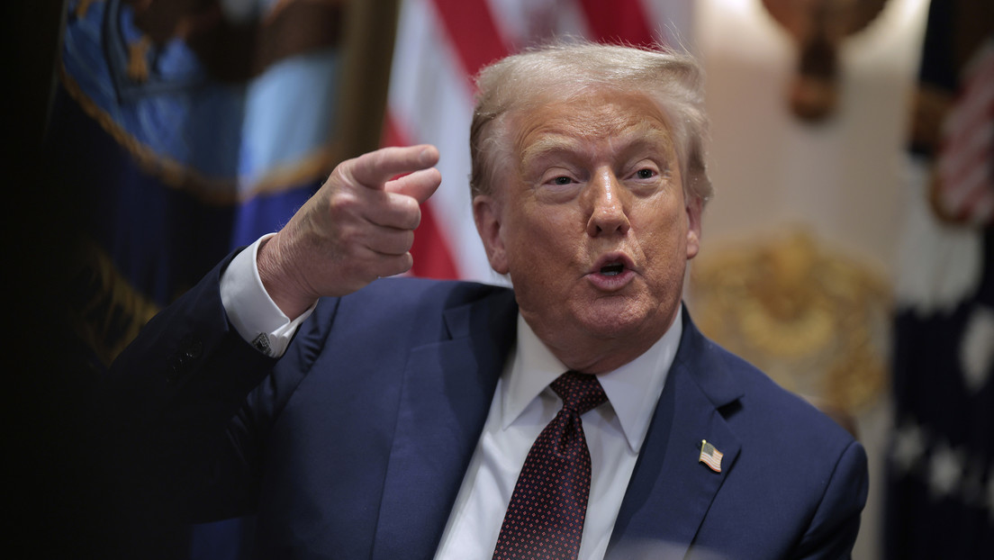 La inesperada admisión de Trump sobre los aranceles extra de 100 % hacia China【秘鲁新世界日報】