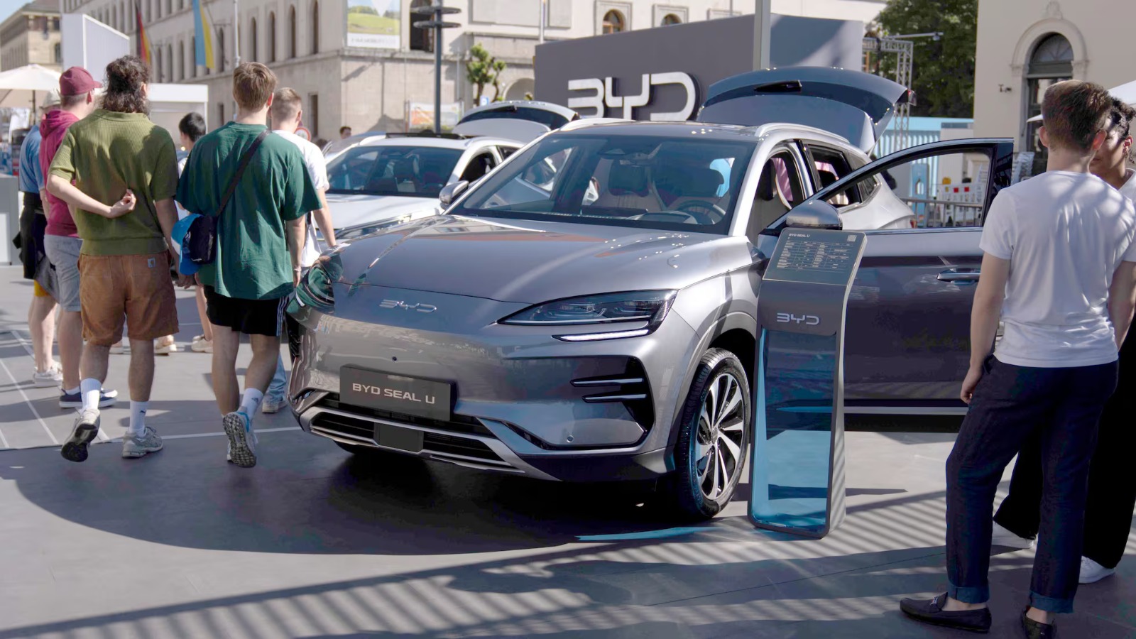 China da bienvenida a nuevas medidas comerciales de Canadá sobre vehículos eléctricos【秘鲁新世界日報】
