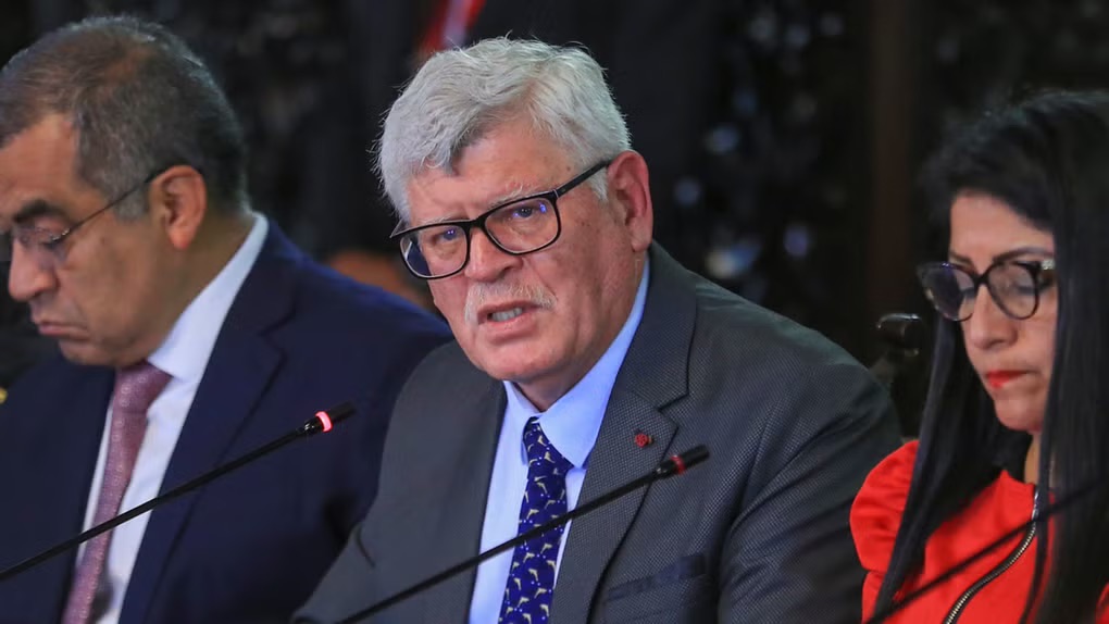 秘鲁内政部长力挺总统，法案获批，引发争议，该法案旨在惠及他的儿子【秘鲁新世界日报】