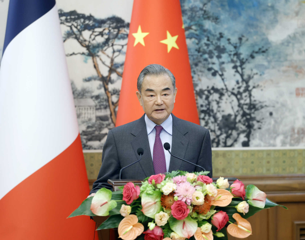 China está dispuesta a defender con Francia multilateralismo【秘鲁新世界日報】