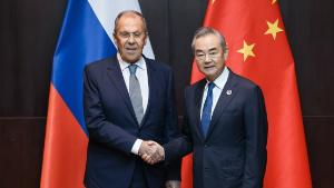 Dina Boluarte viaja a China