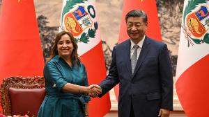 China y Perú impulsan una «asociación estratégica» tras reunión entre Xi y Boluarte