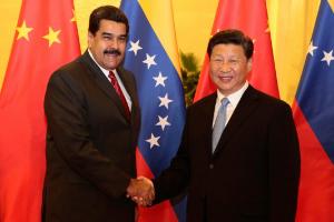 Presidentes de China y Venezuela intercambian felicitaciones por 50º aniversario de lazos diplomáticos
