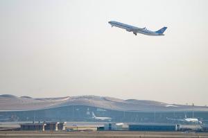 Las aerolíneas chinas buscan ampliar su red de vuelos al acercarse la temporada estival, con más rutas a Europa