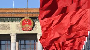 Liderazgo del PCCh revisa medidas para acelerar desarrollo del centro de China y disposiciones para desactivar riesgos financieros