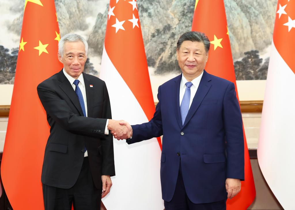 Los hospitales provisionales en varios lugares de China permanecen inactivos mientras se decide su futuro