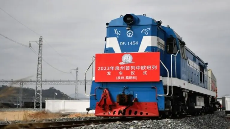 Trenes de carga China-Europa incrementan ingreso a mercado chino de mercancías extranjeras relacionadas con Año Nuevo Lunar【秘鲁新世界日報】