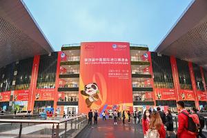 China anuncia política unilateral de exención de visados por 15 días para ciudadanos polacos