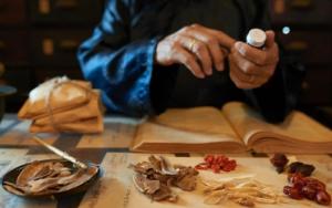China desarrollará «medicina tradicional china digital e inteligente»