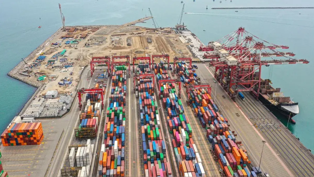 国家紧急行动中心报告称，秘鲁北部和中部81个港口因异常海浪而关闭【秘鲁新世界日報】