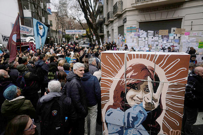 阿根廷前总统克里斯蒂娜开始居家服刑【秘鲁新世界日報】