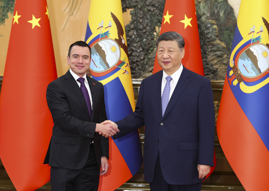 习近平会见厄瓜多尔总统诺沃亚【秘鲁新世界日报】