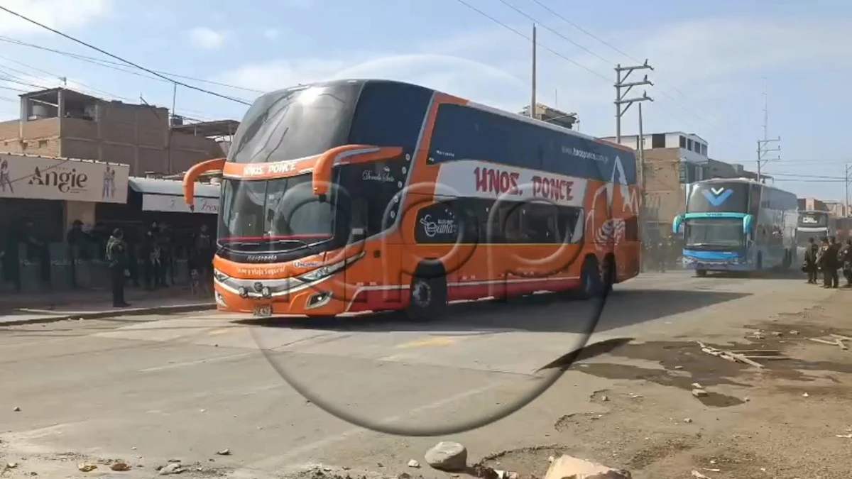 经过 11 天，在秘鲁警方干预后，泛美南高速公路619 公里处的交通重新开放【秘鲁新世界日报】
