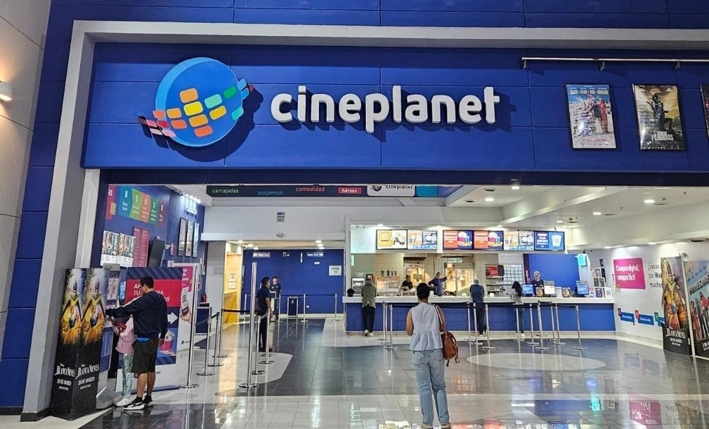 秘鲁Cineplanet 影院因阻止一名携带 1 升苏打水的用户入场而被消费者保护局罚款超过 18,000 索尔【秘鲁新世界日报】