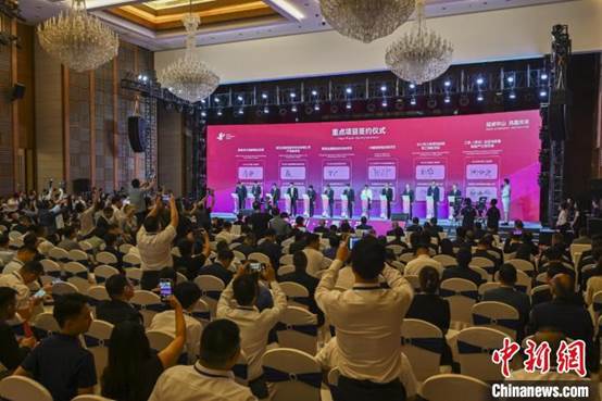 侨乡中山向全球招商 30个项目签约意向投资超千亿元【秘鲁新世界日報】