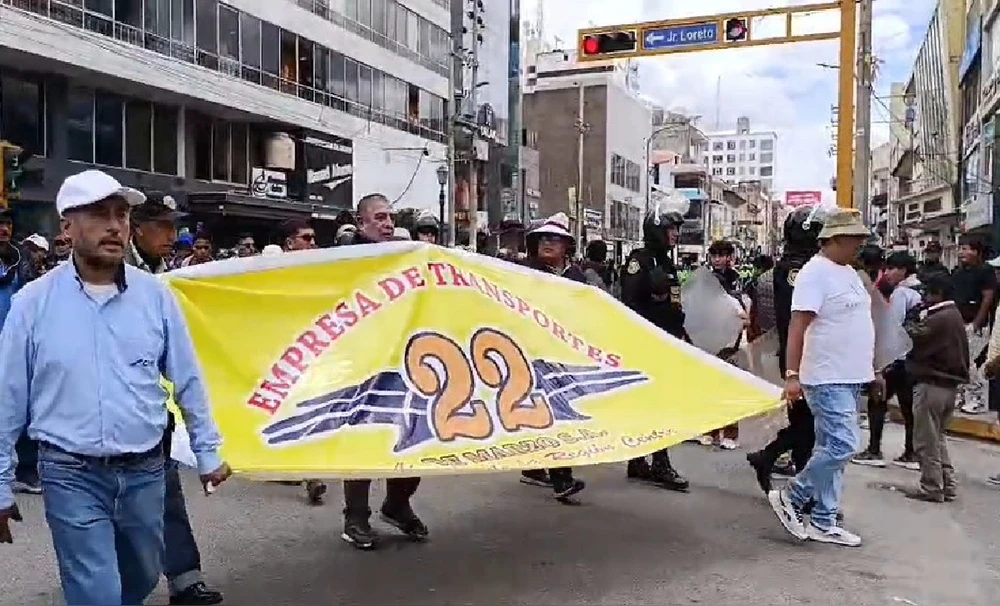 秘鲁Huancayo地区：运输工人与当局签署协议后结束罢工【秘鲁新世界日报】