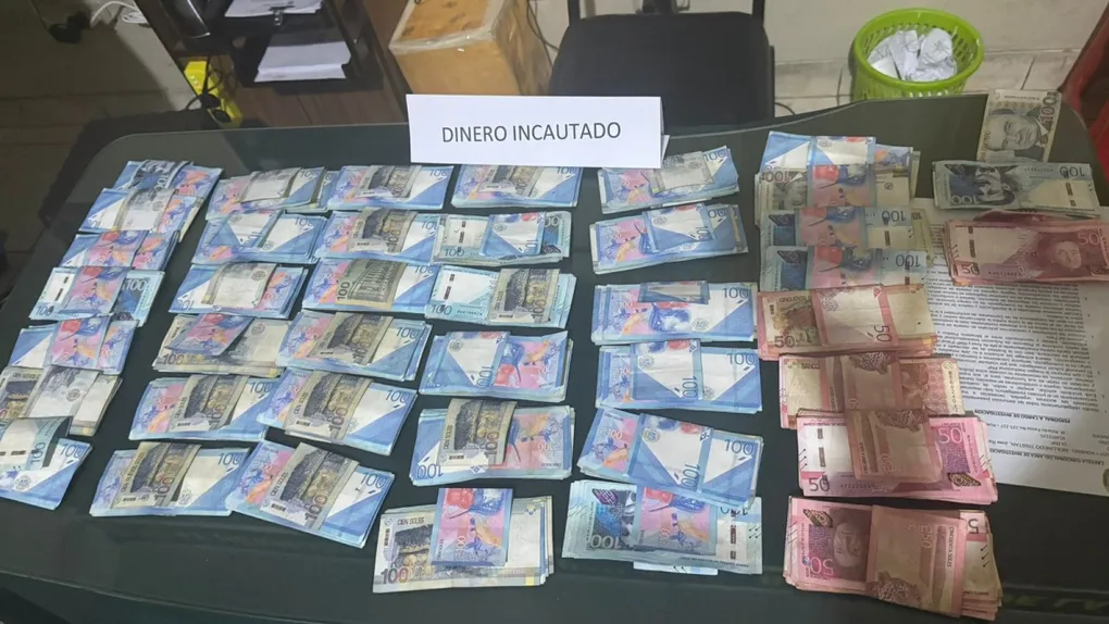 秘鲁警方捣毁“洗钱团伙”：行动中缴获4万索尔现金【秘鲁新世界日报】