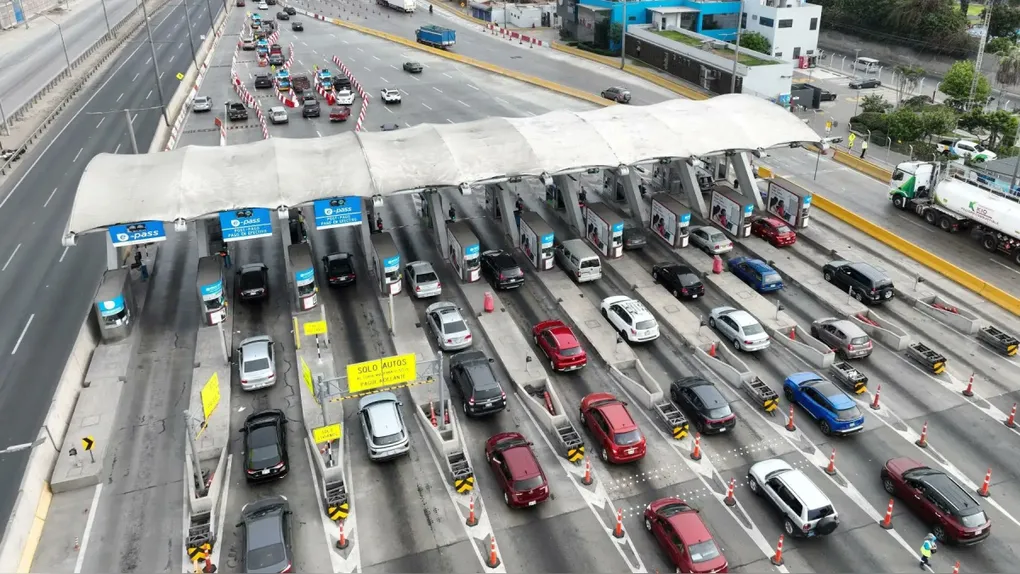 秘鲁利马公路公司（Rutas de Lima）警告称，如果收费继续暂停，该公司可能停止其特许经营道路的运营【秘鲁新世界日报】