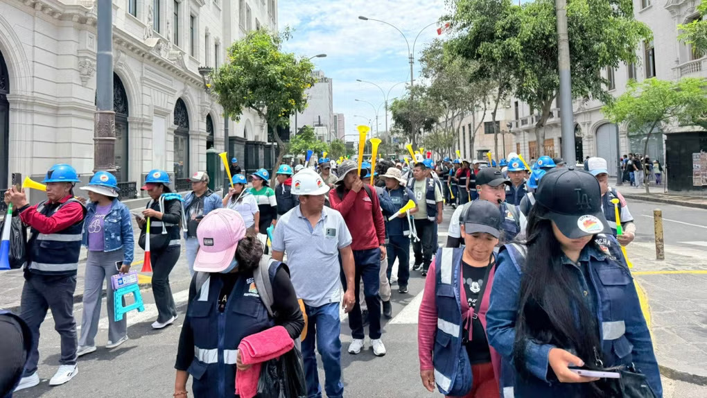 秘鲁国会将于明日就延长《矿业正规化综合登记册》有效期至2026年进行表决【秘鲁新世界日报】