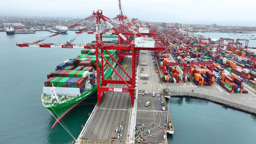 秘鲁Callao 码头力争实现 100% 自动化：首台辅助起重机原型机将于 2027 年投入使用【秘鲁新世界日报】