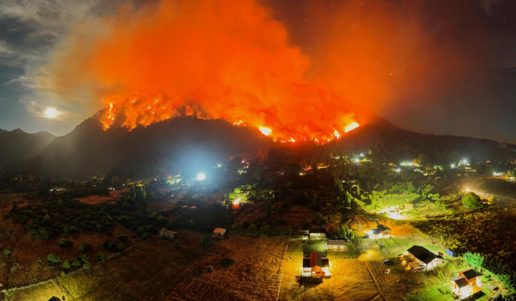 阿根廷巴塔哥尼亚地区山火蔓延 3000多名游客被迫撤离【秘鲁新世界日報】