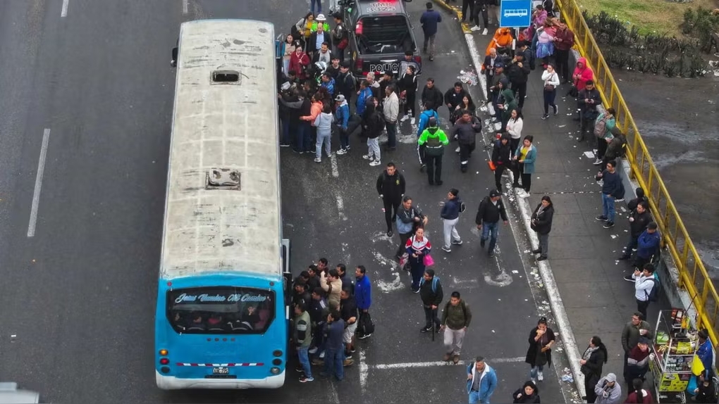 秘鲁交通罢工：由于一名JC Bus司机遇害，该公司将于2月16日停止运营【秘鲁新世界日报】
