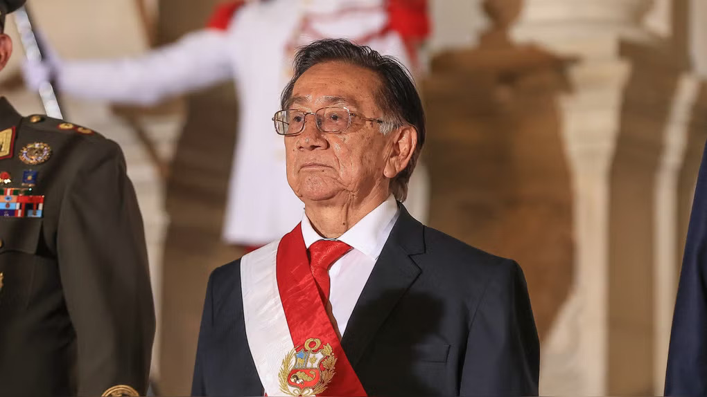 新任过渡总统因涉嫌挪用兰巴耶克律师协会资金而被传唤出庭受审【秘鲁新世界日报】