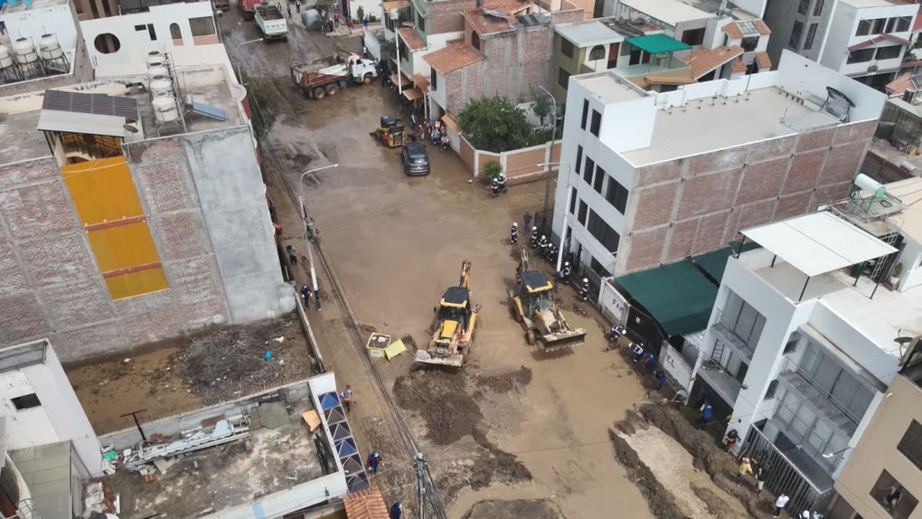 阿雷基帕省暴雨导致1200多户房屋受灾，其中44户无法居住：呼吁宣布进入紧急状态【秘鲁新世界日报】