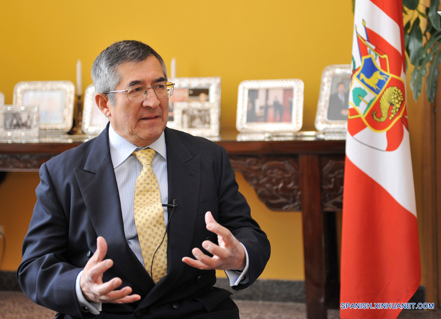 Entrevista: China mantiene "política responsable" de desarrollo con impacto global, dice exdiplomático peruano【秘鲁新世界日報】