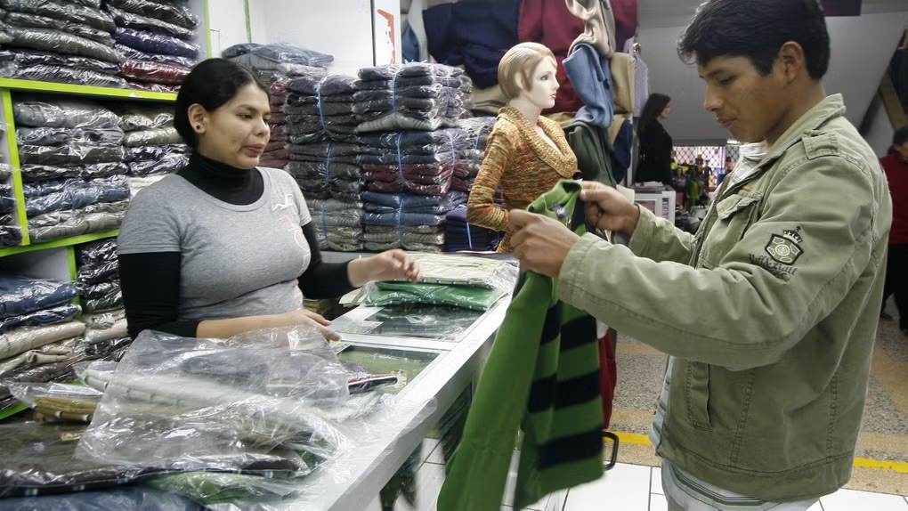 秘鲁政府正式废除独立工作者向私人养老金和政府养老金强制缴费的规定【秘鲁新世界日报】