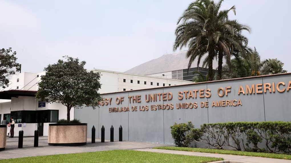 美国驻秘鲁大使馆披露：F-16战机合同签署前遭遇秘鲁行政部门的阻碍【秘鲁新世界日报】