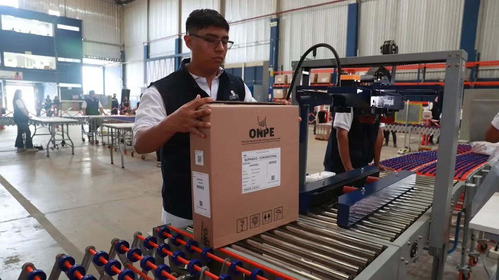 秘鲁总理府提议武装部队协助运送决选选举物资【秘鲁新世界日报】