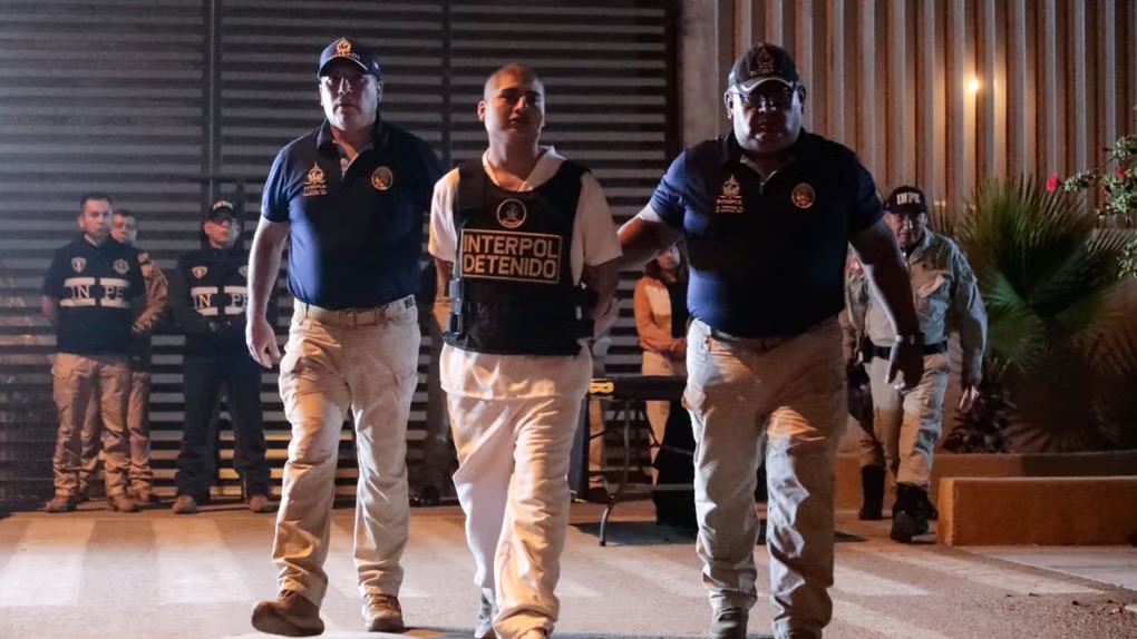 秘鲁国家监狱管理局将“杀人犯”移交给国际刑警组织，以便引渡至阿根廷【秘鲁新世界日报】