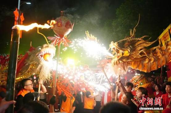粤港澳大湾区“龙狮汇”——河源非遗追龙大巡游举行【秘鲁新世界日報】