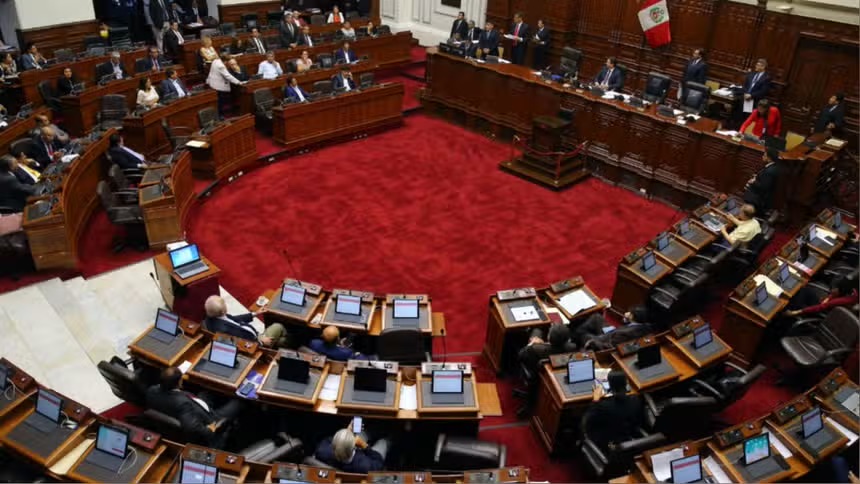 秘鲁政治分析人士警告称，来自“善政党”和“劳动党”的国会议员可能成为其他政治集团的“猎物”【秘鲁新世界日报】