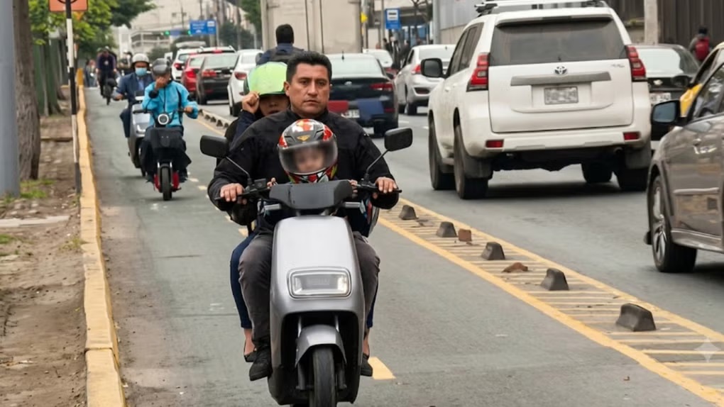 秘鲁交通运输部未能发布关于电动摩托车的合规法规：如何避免罚款及为何不得使用自行车道【秘鲁新世界日报】