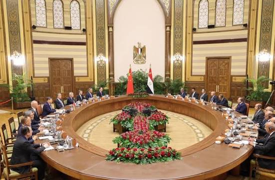 Canciller chino dice que propuesta de cuatro puntos de Xi brinda una solución china para la paz y estabilidad en Medio Oriente【秘鲁新世界日報】