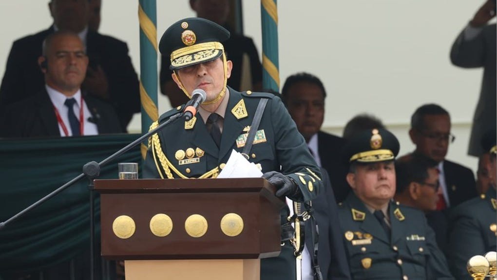 弗雷迪·洛佩斯接掌秘鲁国家警察（PNP）指挥权：“我们不能用过去的手段应对当今的挑战”【秘鲁新世界日报】