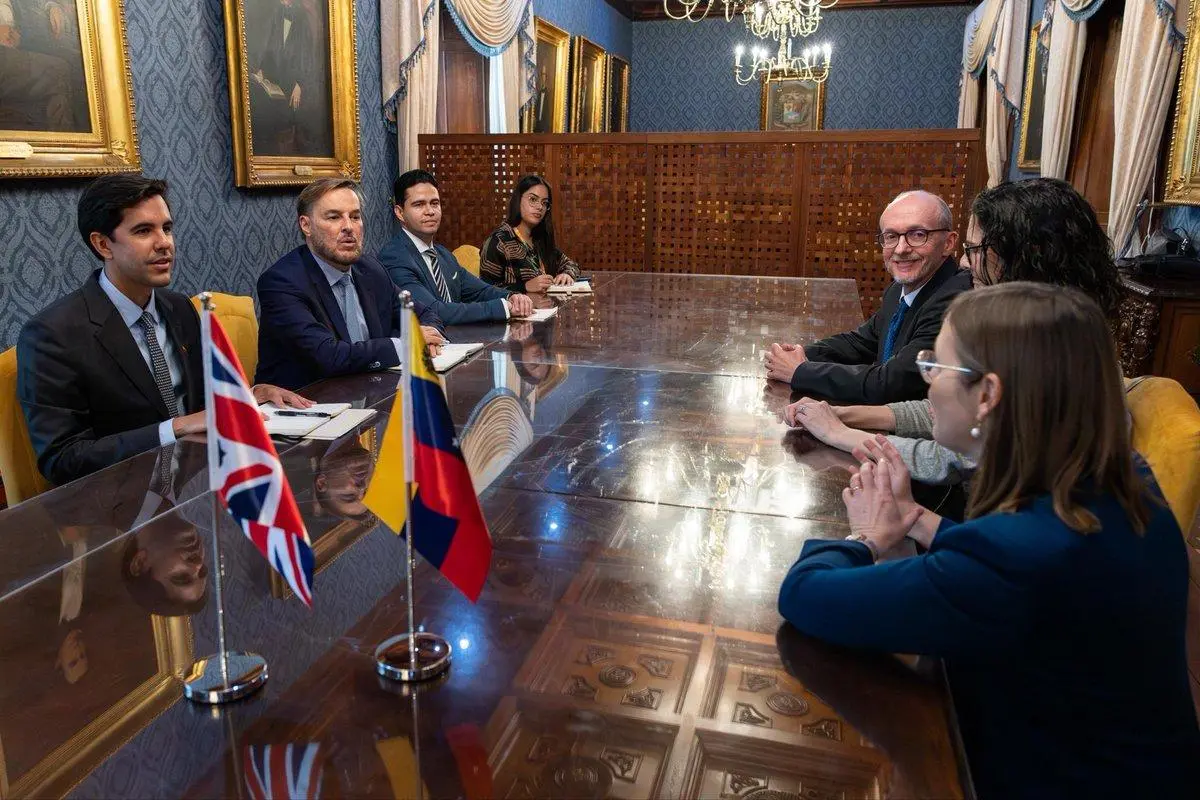 委内瑞拉宣布同意与英国提升双边关系水平